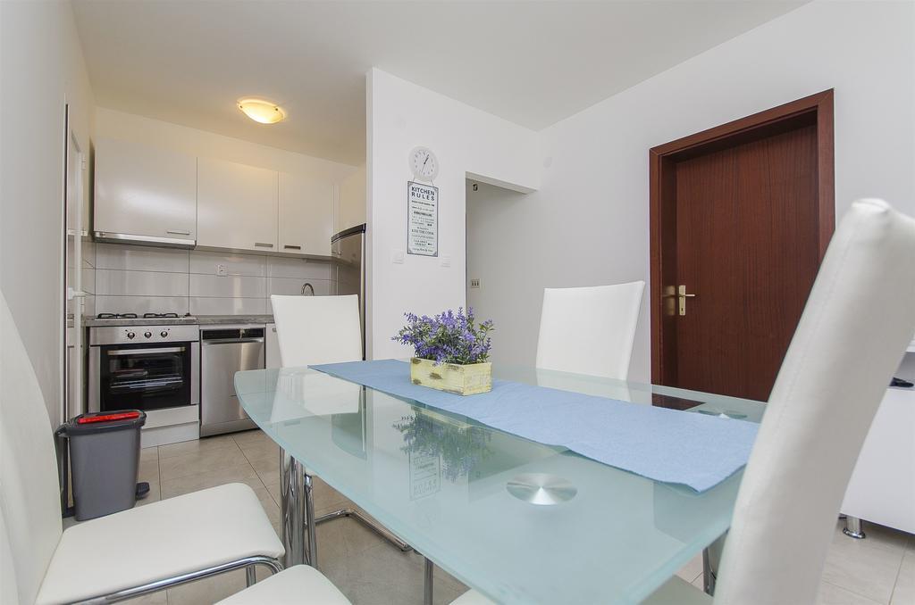 Apartments Milan Rogoznica  Esterno foto